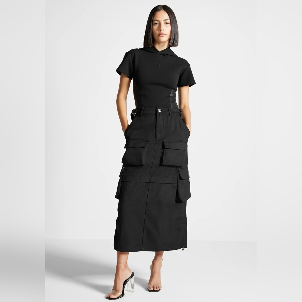NEW (Size 12) Denim Cropped Cargo Skirt